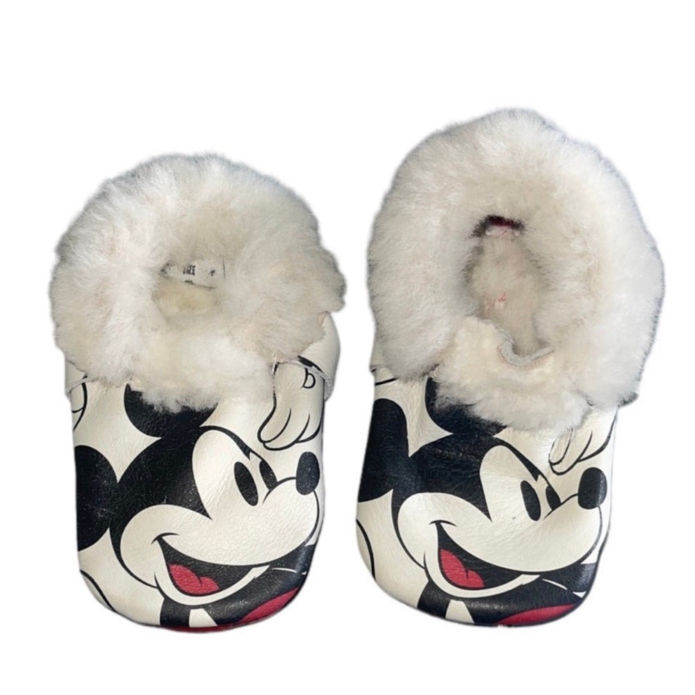 Freshly Picked X Disney Baby Mickey Mouse
Shearling Baby Shoe